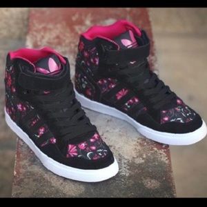 Women’s Adidas Extaball Up Floral 🌷🌹Trainers